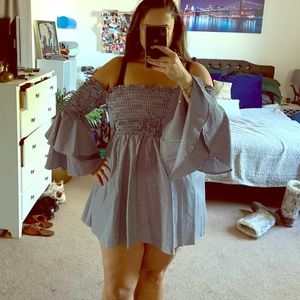 Flowy sleeve dress